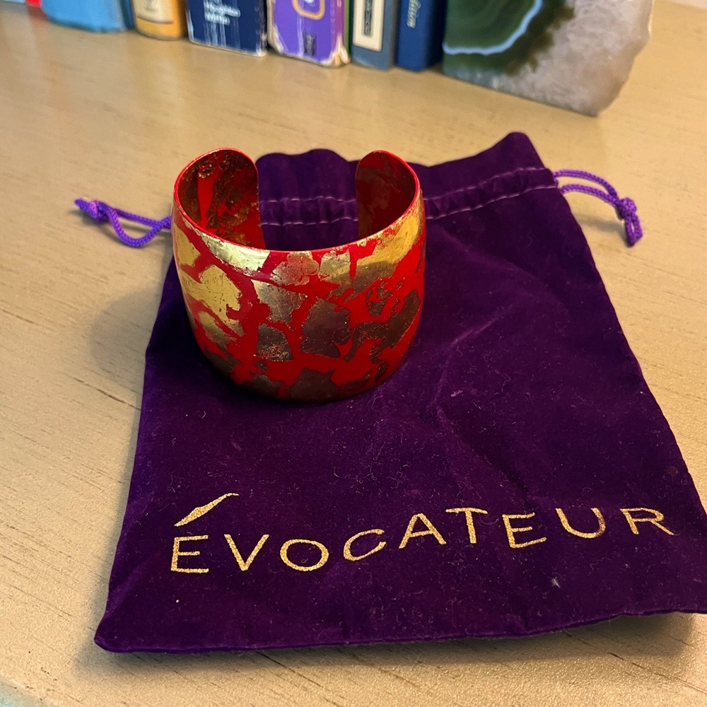 Evocateur Glass bangle